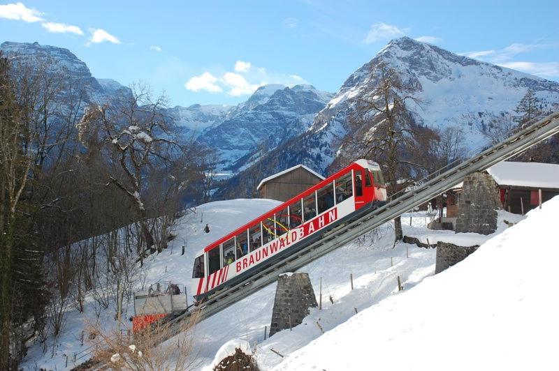 Diese Einfache Unterkunft- Bergheimat Ist Nur Fuer Backpacker- Rucksacktouristen Und Radfahrer - Huettenfeeling Im Backpackerhoues- Ganz Einfach - Ganz Unkompliziert - Ganz Relaxd Villa Linthal Dış mekan fotoğraf